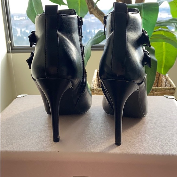 Black boots - Picture 4 of 5